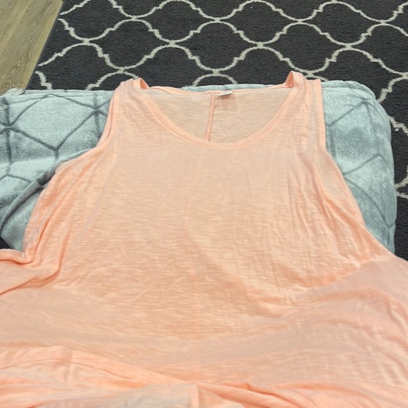 Peach color tank top - Picture 1 of 2
